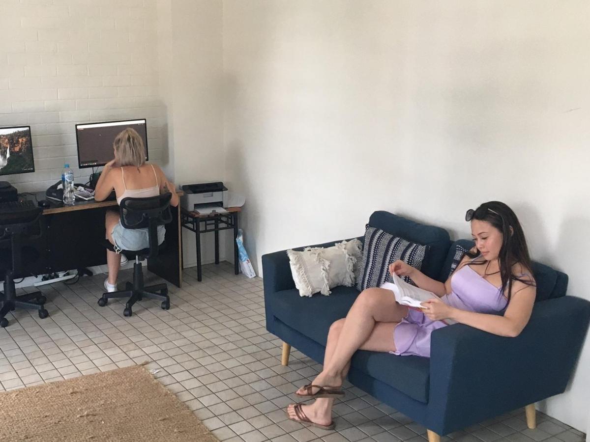 Youth Shack Backpackers Дарвин Экстерьер фото
